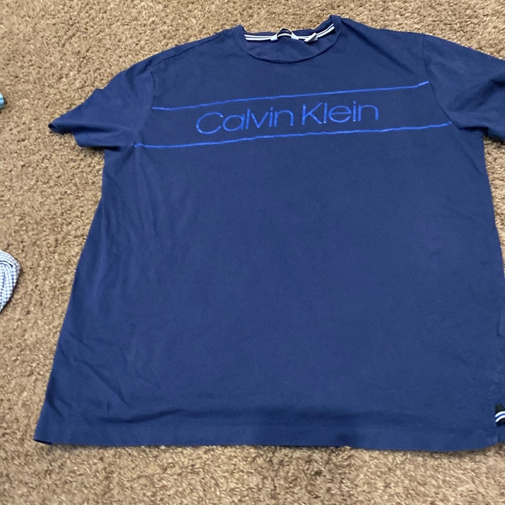 Men's slim fit T-shirt, Calvin Klein size large -navy blue -EUC
